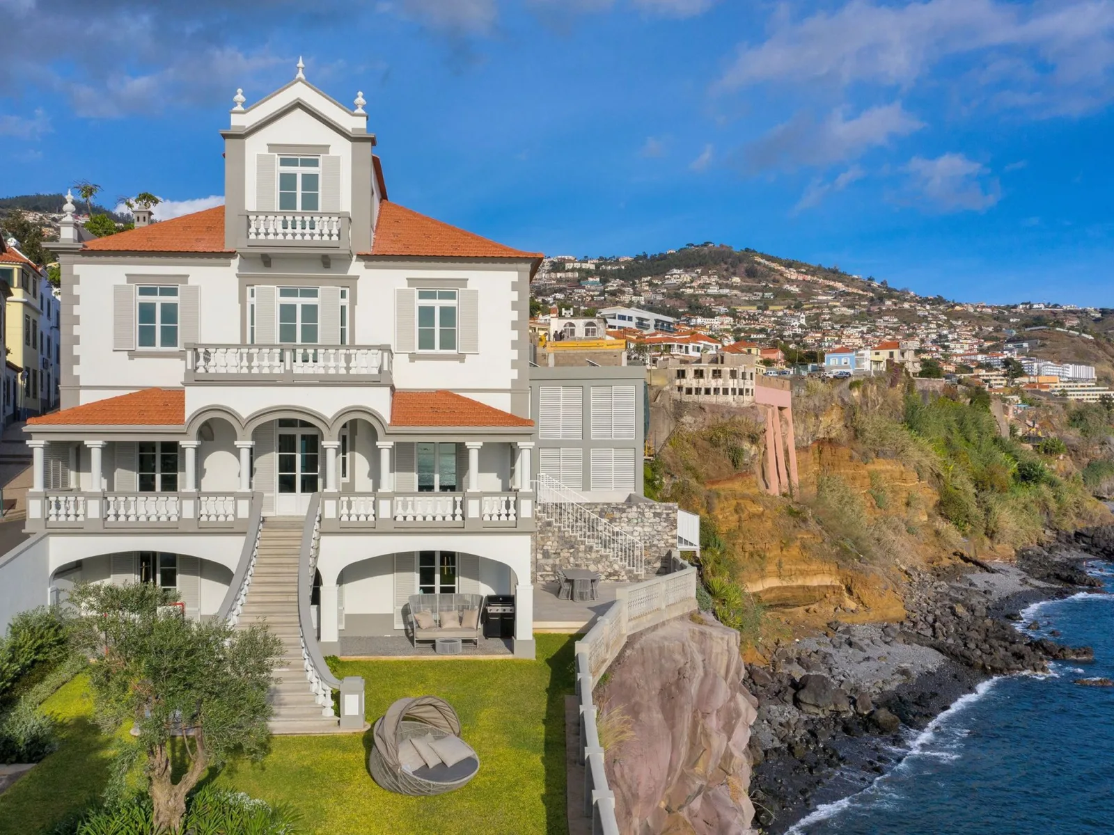Mit Privatpool für 12 Personen in Sao Goncalo, Madeira in Portugal