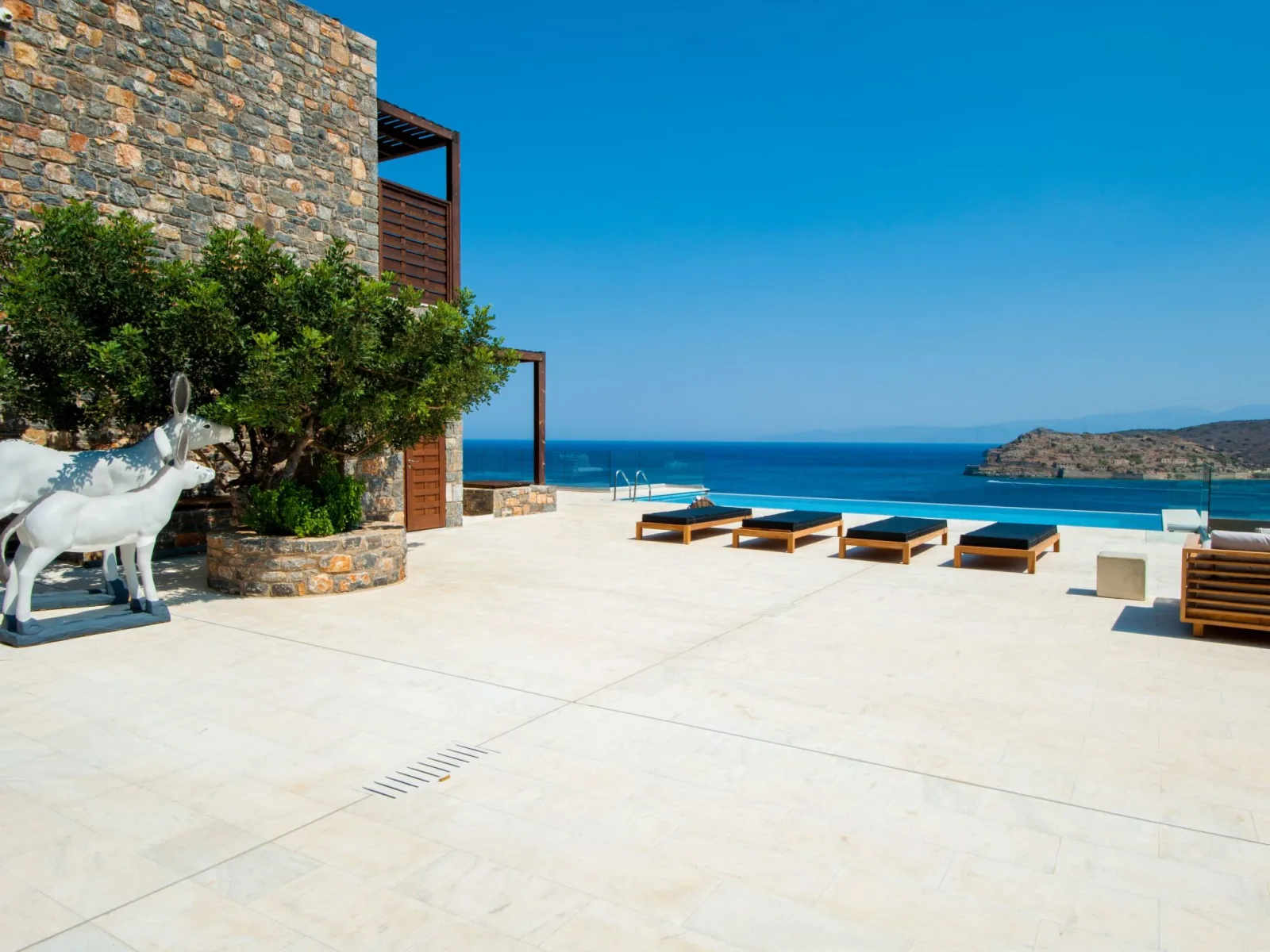 "Villa Dimitra" mit Infinity Pool in Greece