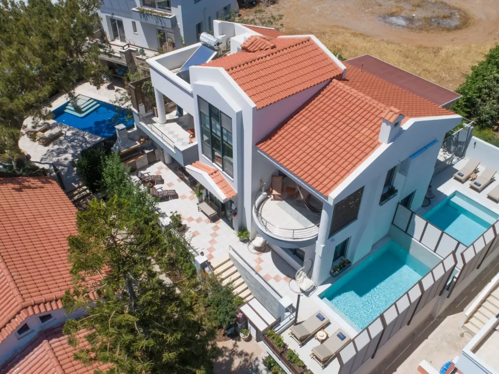 Luxuriöser Villenkomplex mit 14-16 Schlafzimmern in Strandnähe in Greece