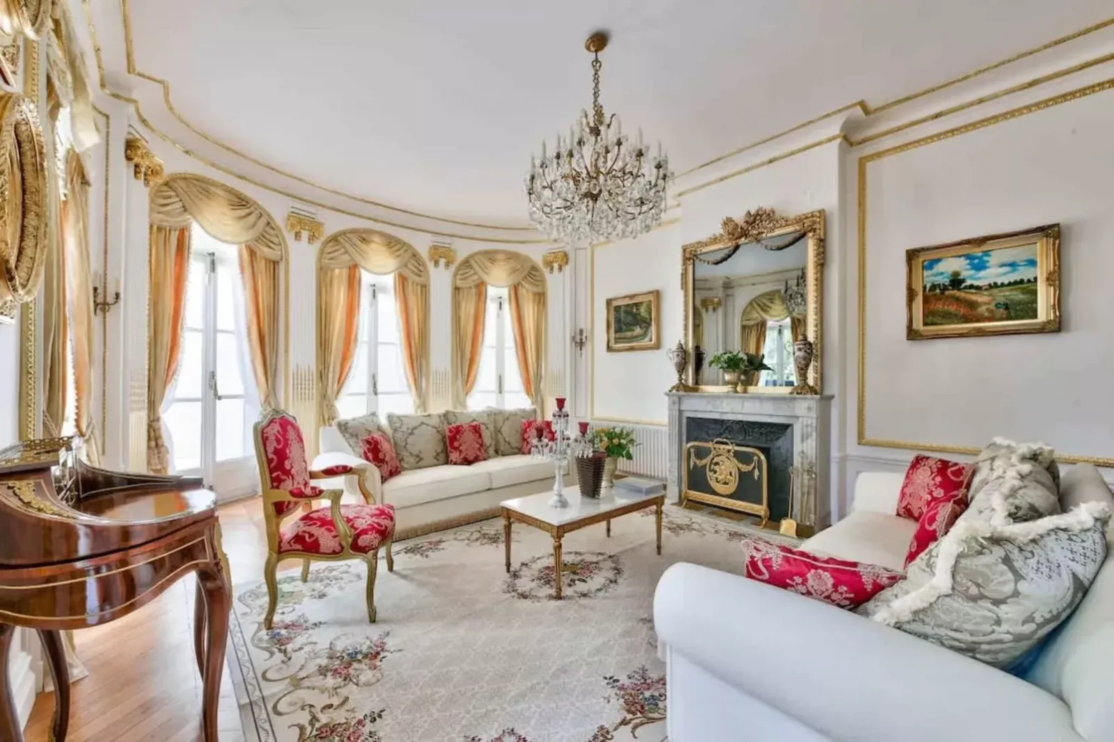 Noble demeure de luxe en plein coeur de Paris in France