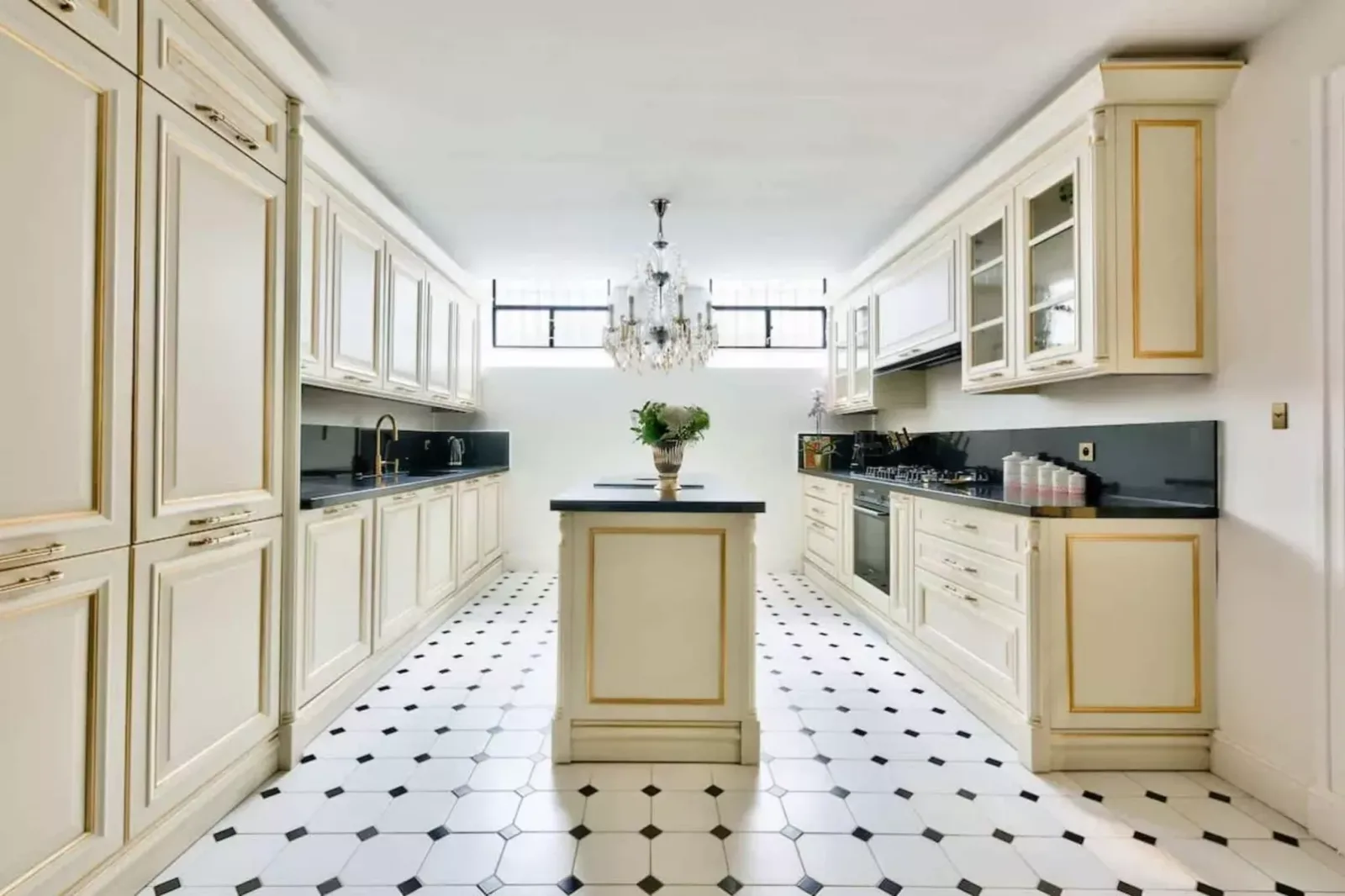 Noble demeure de luxe en plein coeur de Paris in France