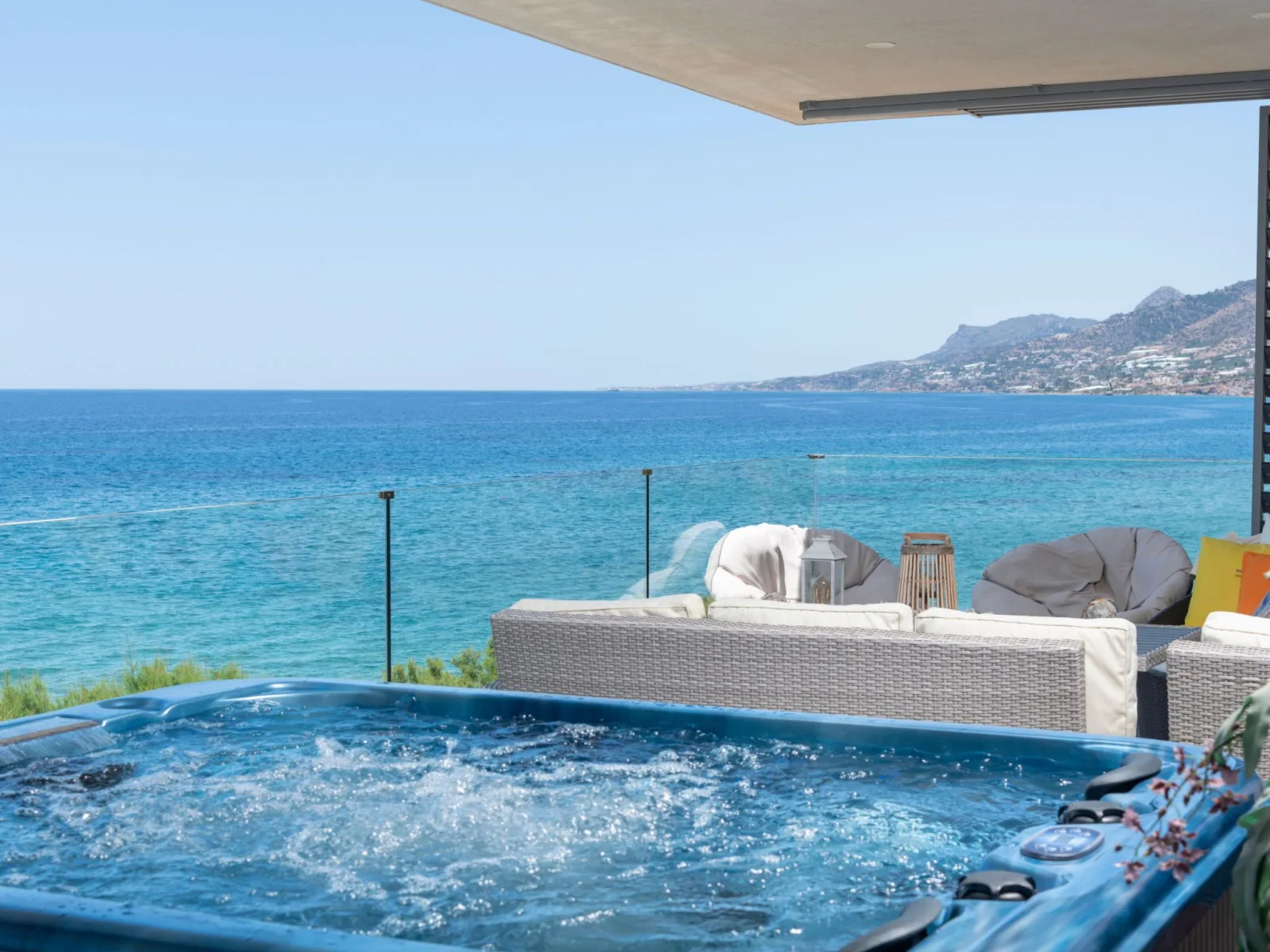 Villa Galilean Moons für 16 Personen und 8 Kinder in Greece