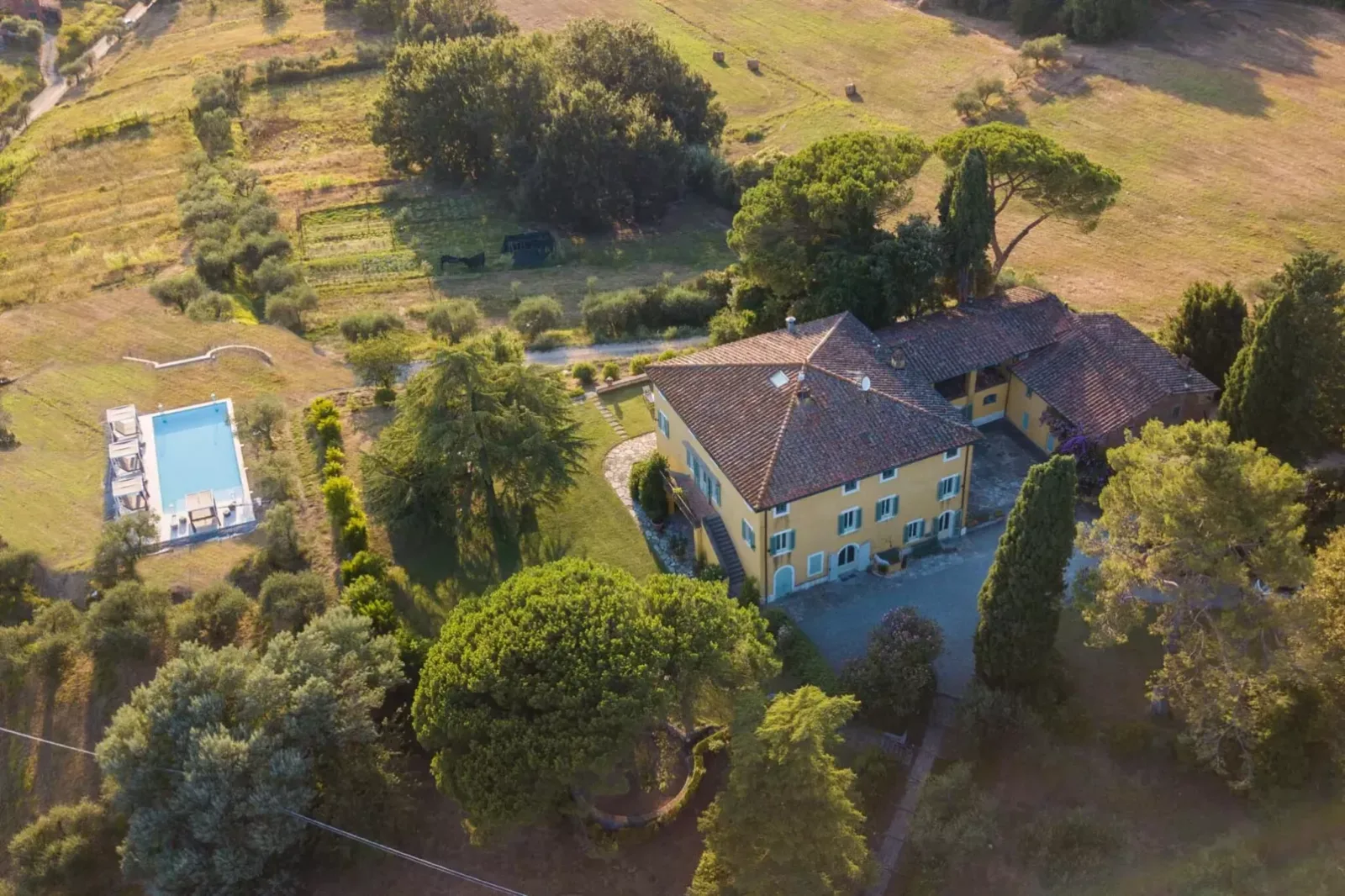 Villa Duemani - Pickleball Retreat in Italy