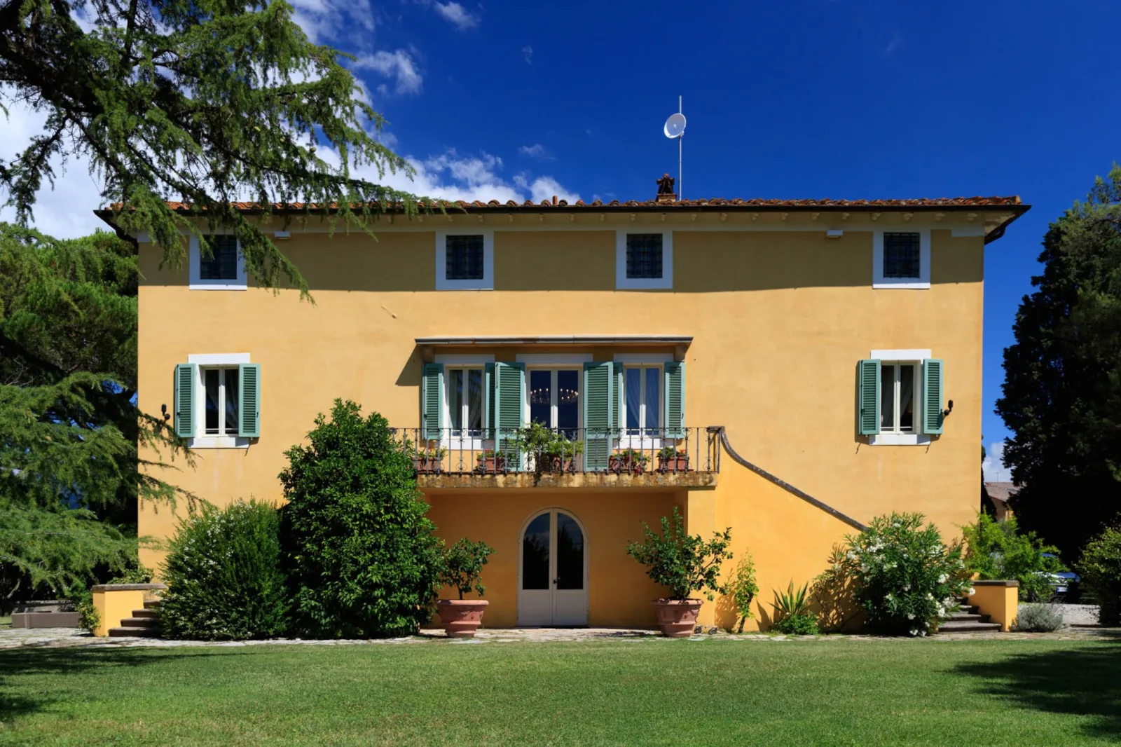 Villa Duemani - Pickleball Retreat in Italy