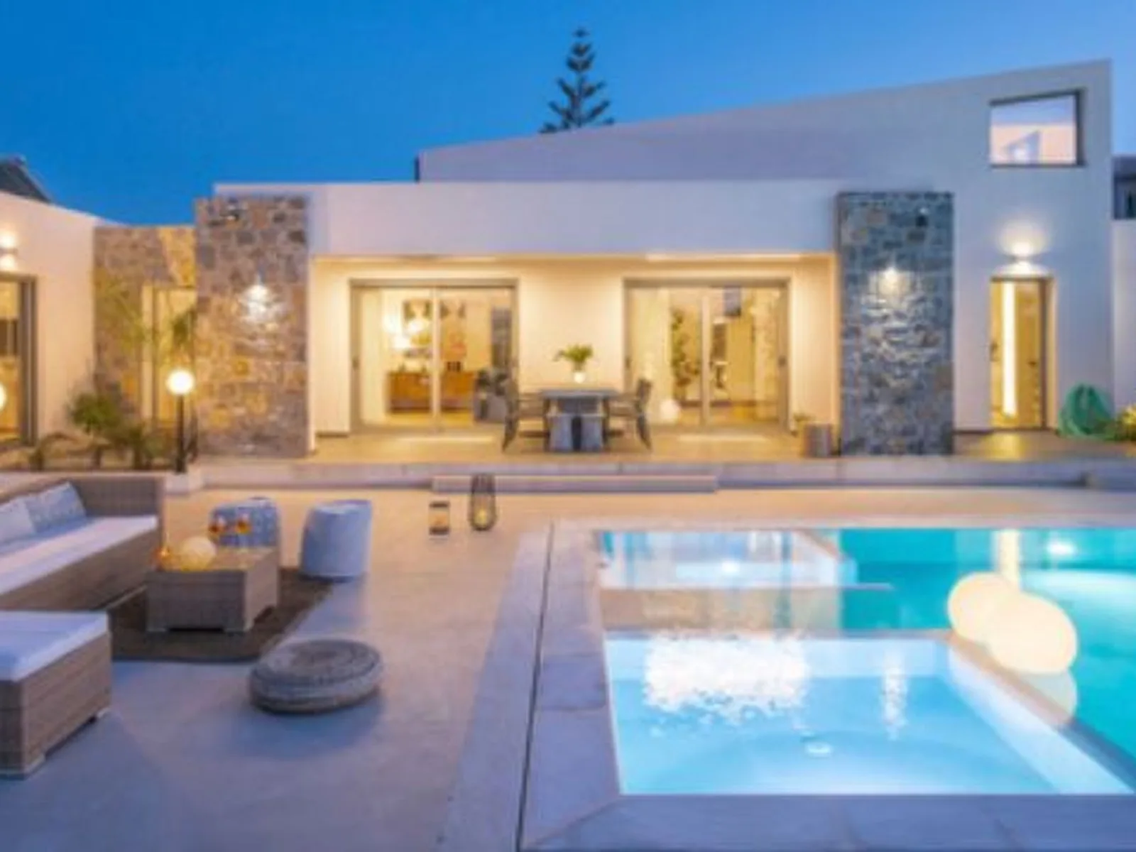 Luxuriös gestaltete Villa mit privatem Pool in Greece